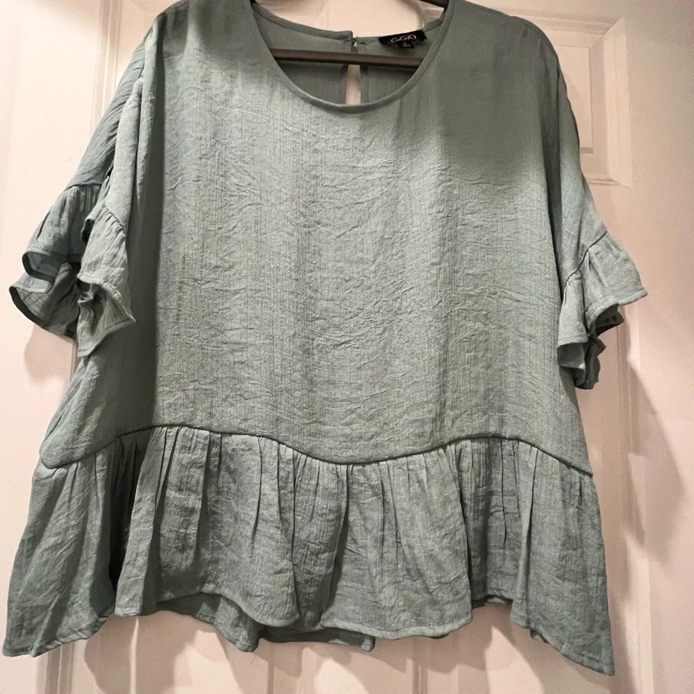 GREEN RUFFLE TOP - Picture 1 of 5